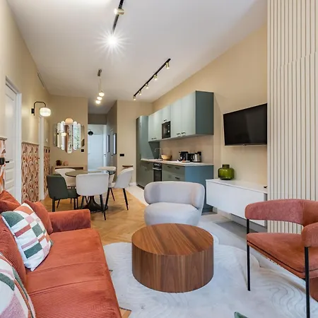 Spacious Air-conditioned In Bastille, 11th Apartment